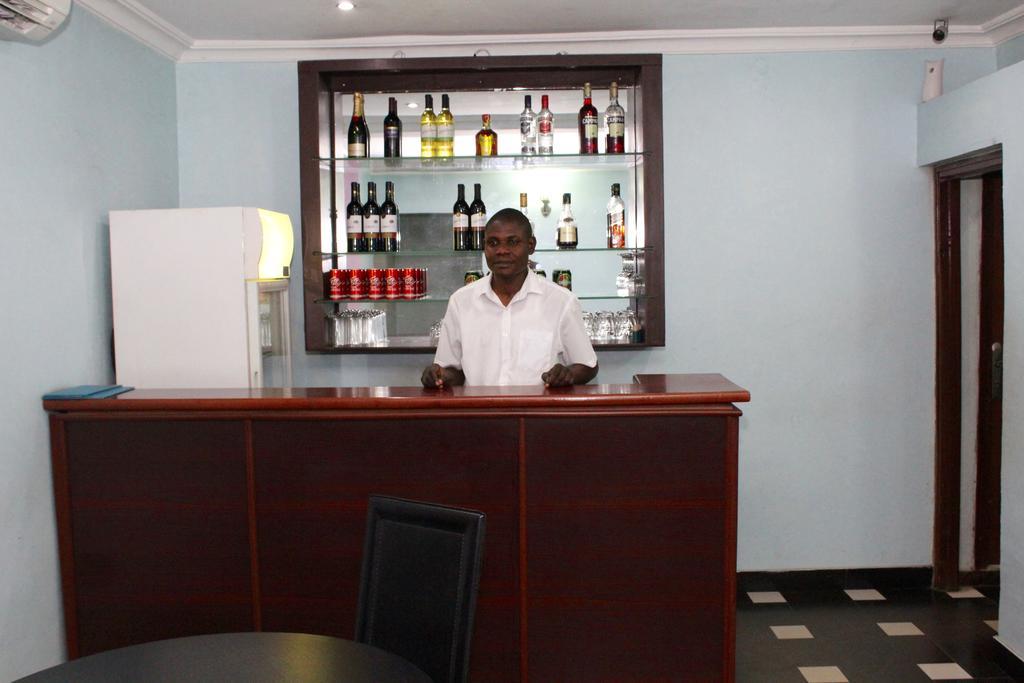 Bluespring Hotel Maryland Buitenkant foto